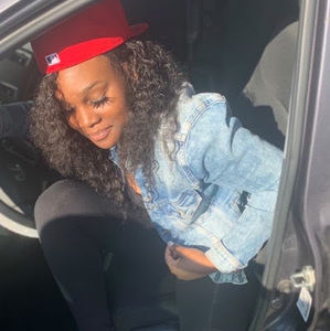 Meet your Posher, Derika